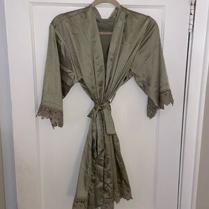 Elegant Olive Green Lace Trim Robe